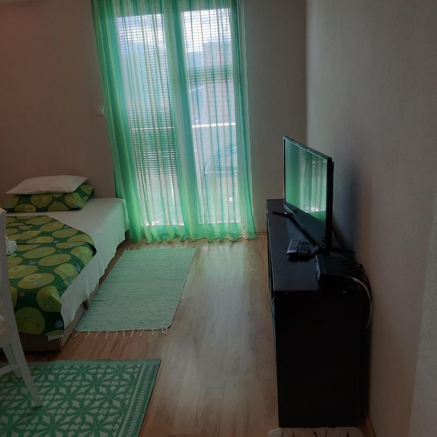 Apartmani Beljkas ティヴァト エクステリア 写真