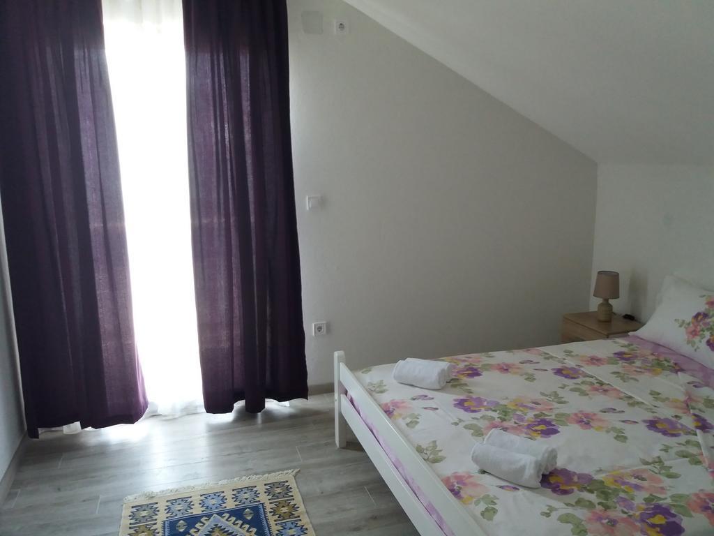 Apartmani Beljkas ティヴァト エクステリア 写真