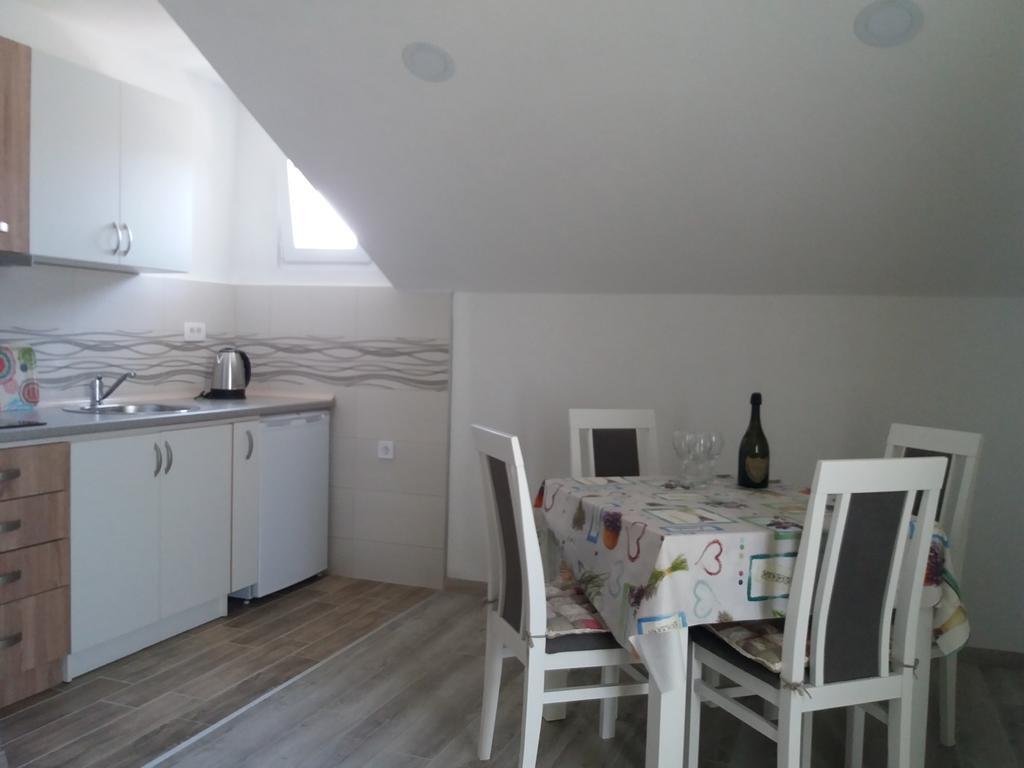 Apartmani Beljkas ティヴァト エクステリア 写真