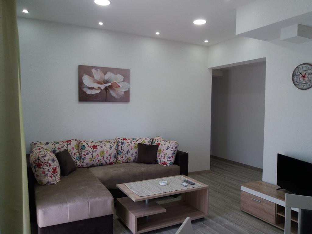 Apartmani Beljkas ティヴァト エクステリア 写真