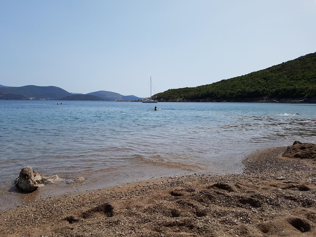 Apartmani Beljkas ティヴァト エクステリア 写真