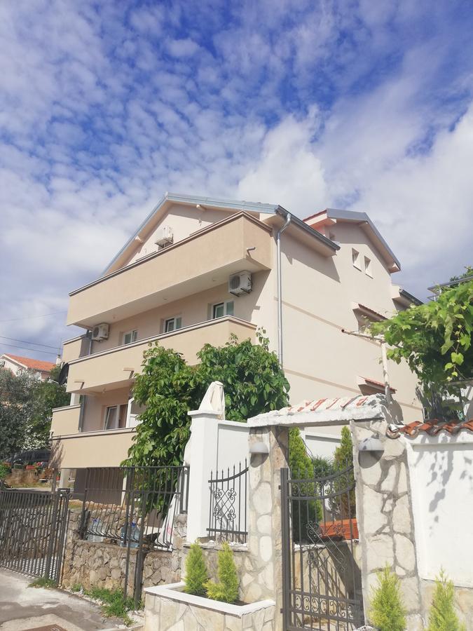 Apartmani Beljkas ティヴァト エクステリア 写真