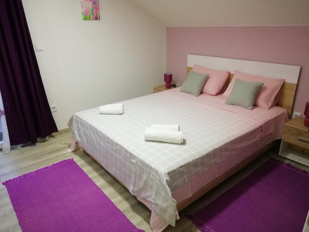 Apartmani Beljkas ティヴァト エクステリア 写真