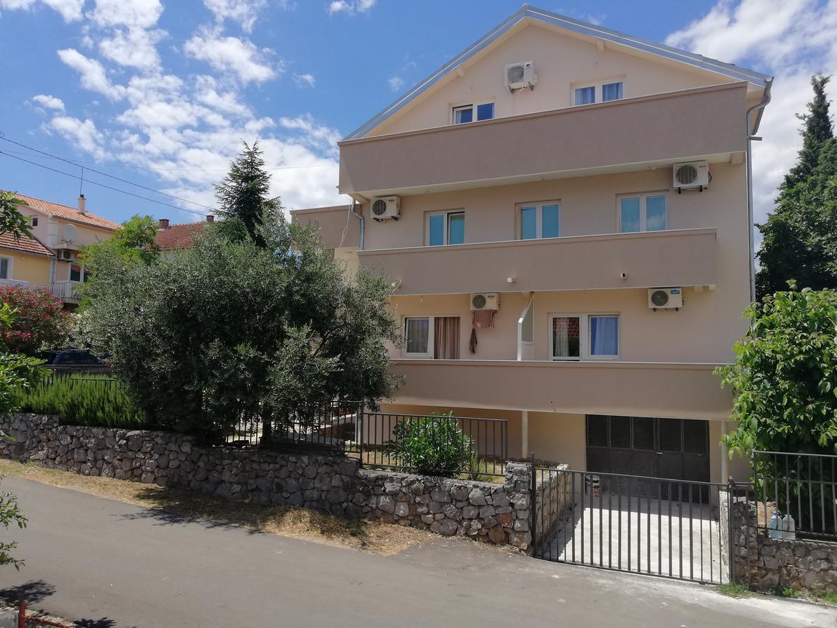 Apartmani Beljkas ティヴァト エクステリア 写真