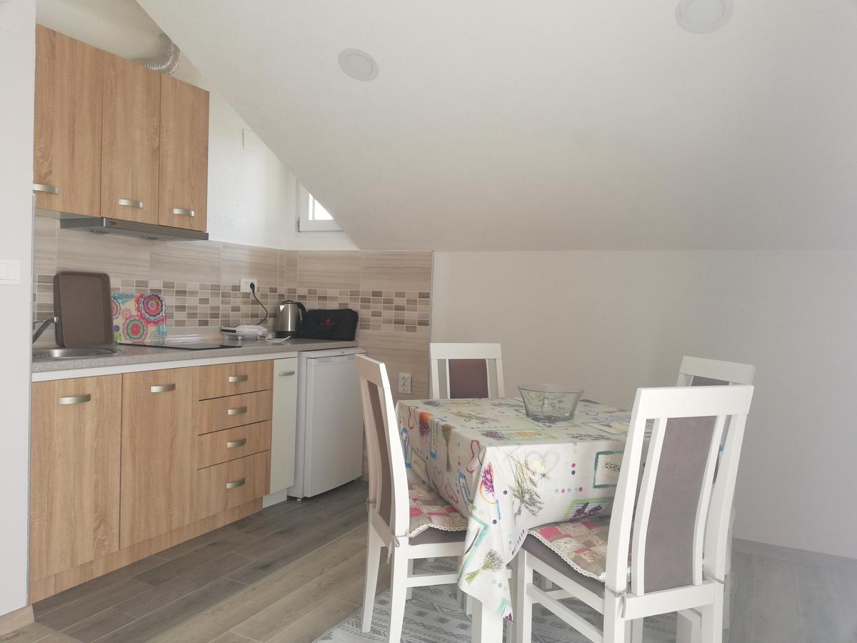 Apartmani Beljkas ティヴァト エクステリア 写真