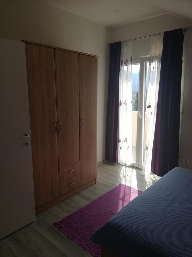 Apartmani Beljkas ティヴァト エクステリア 写真