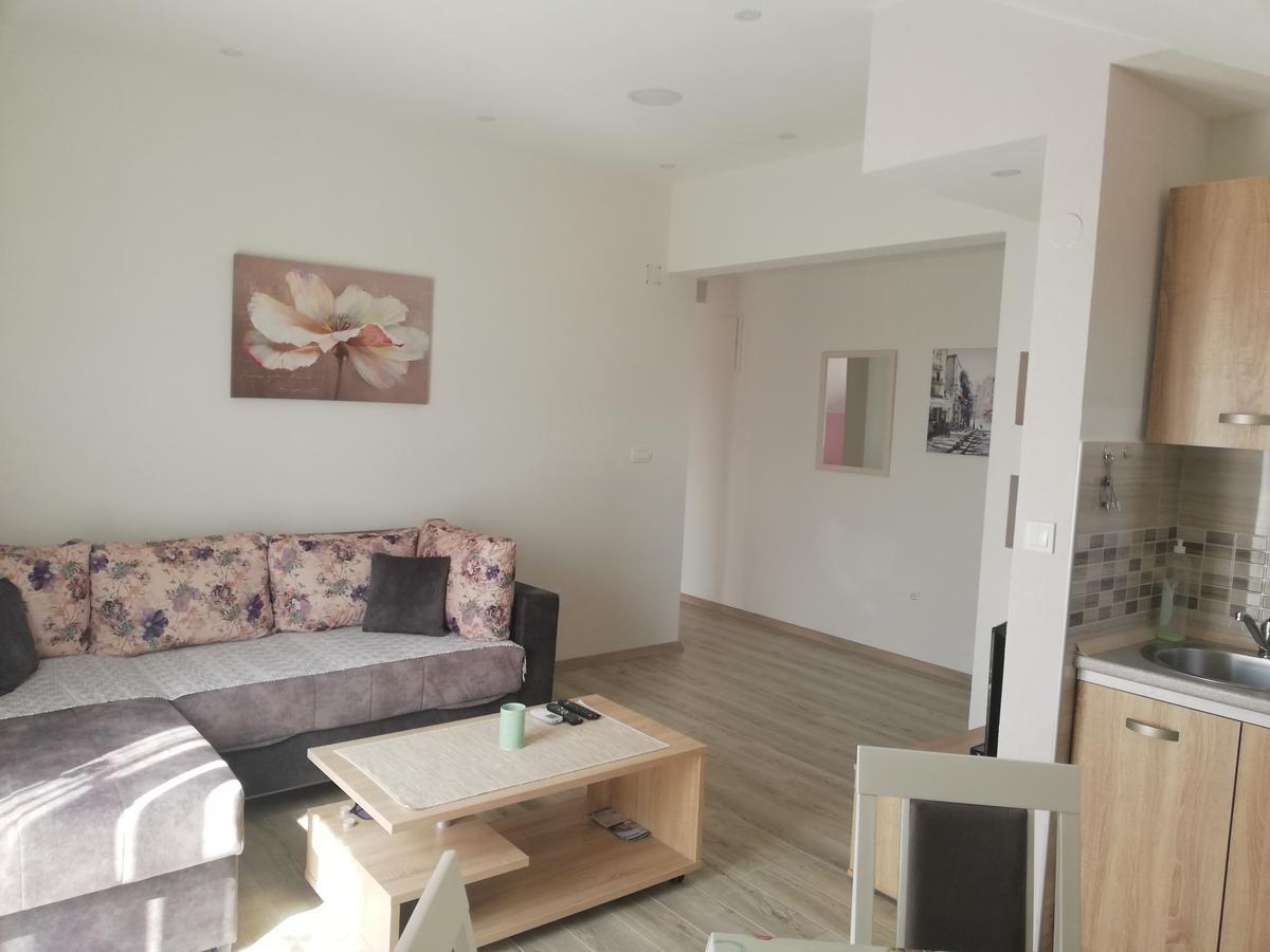 Apartmani Beljkas ティヴァト エクステリア 写真